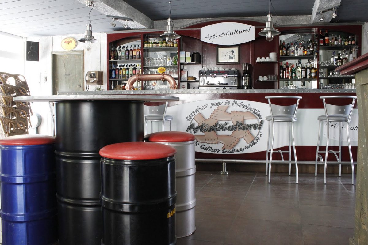 Pub ArtistiCulturel à Caderousse